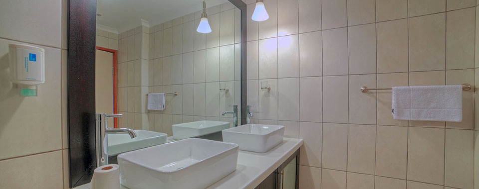 Kolmanskop bathroom