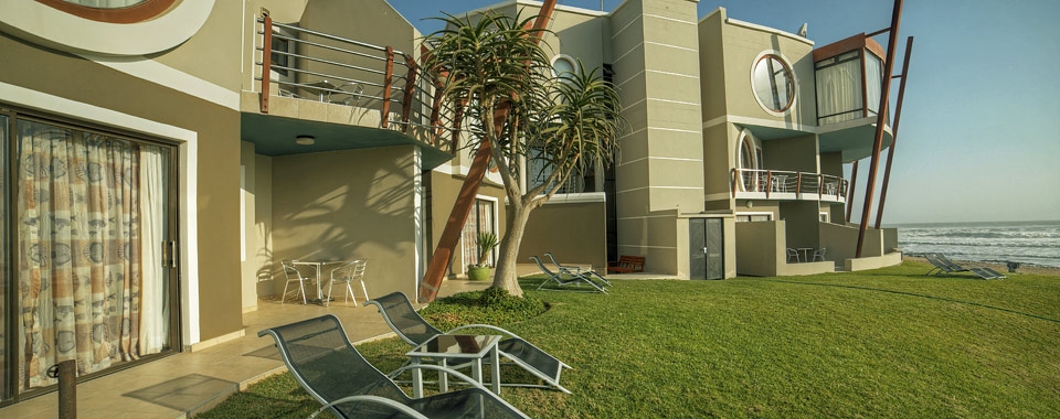 Beach Lodge Rooms Patio areas