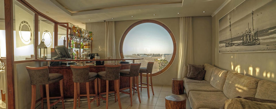 Bar lounge